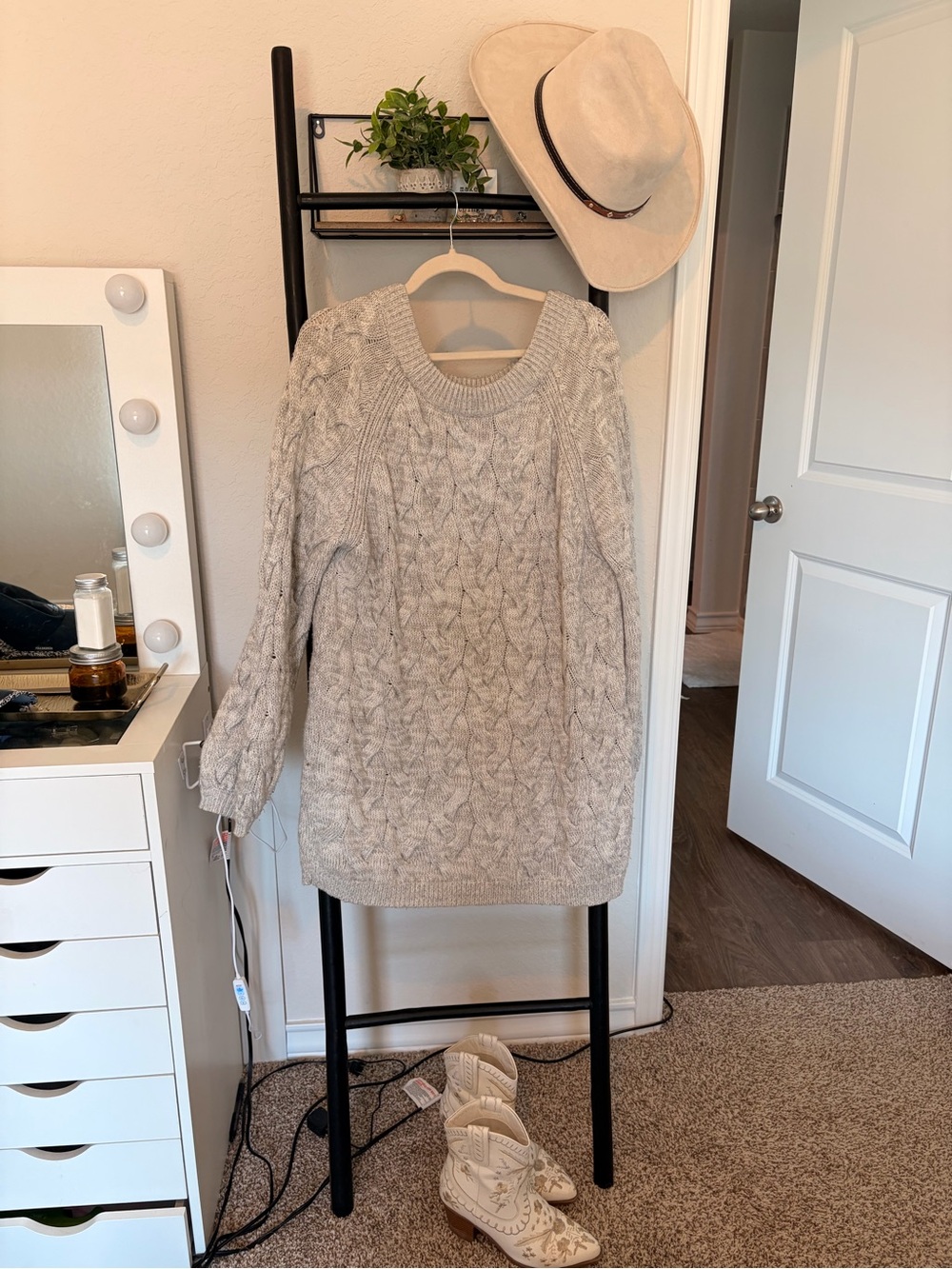 Merona Cream Cable Knit Scoop Neck Sweater